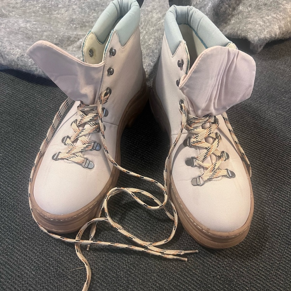 Alice + Whittles The Allegra Weekend Boot